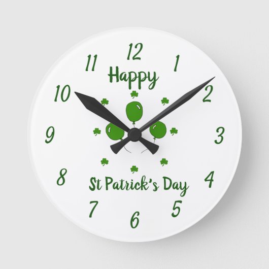 Minimalistisch Cute Happy St Patrick's Day Ronde Klok (Voorkant)