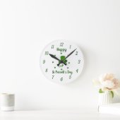 Minimalistisch Cute Happy St Patrick's Day Ronde Klok (Huis)