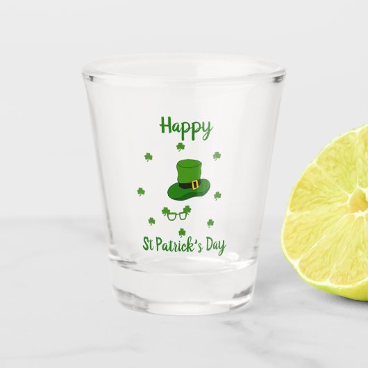 Minimalistisch Cute Happy St Patrick's Day Shot Glas (Voorkant)