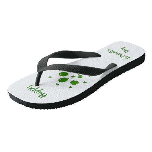 Minimalistisch Cute Happy St Patrick's Day Teenslippers (Schuin)