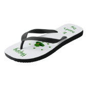 Minimalistisch Cute Happy St Patrick's Day Teenslippers (Schuin)