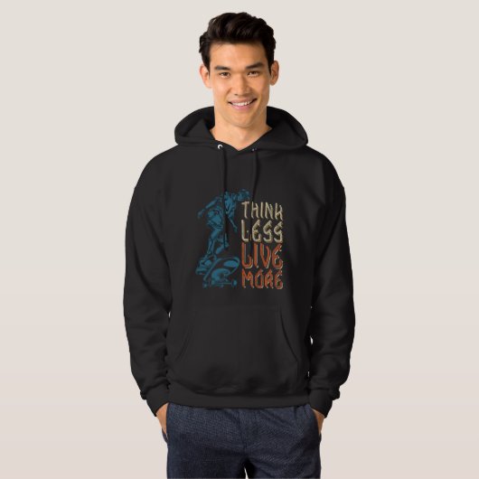 Minimalistisch "denk minder leef meer" Motivatie Q Hoodie (Voorkant volledig)