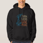 Minimalistisch "denk minder leef meer" Motivatie Q Hoodie (Voorkant)