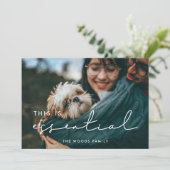 Minimalistisch Dit is essentieel 2026 Foto Feestdagenkaart (Staand voorkant)