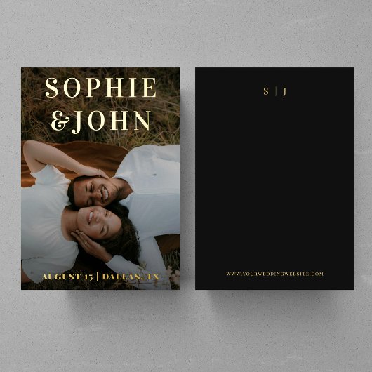 Minimalistisch donker vervaagd foto monogram save folie uitnodiging