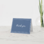Minimalistisch Dusty Blue & White Script Bedankkaart (Voorkant)