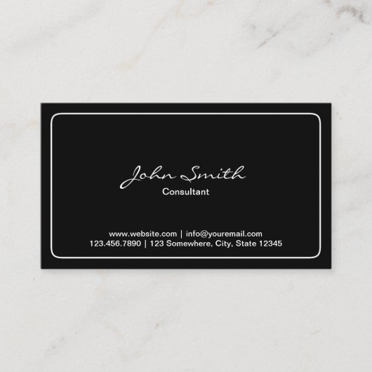 Minimalistisch eenvoudig omhuld platte zwart visitekaartje (Voorkant)
