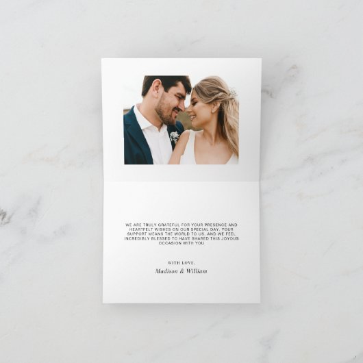Minimalistisch eenvoudig script foto-bruiloft bedankkaart (Binnen)
