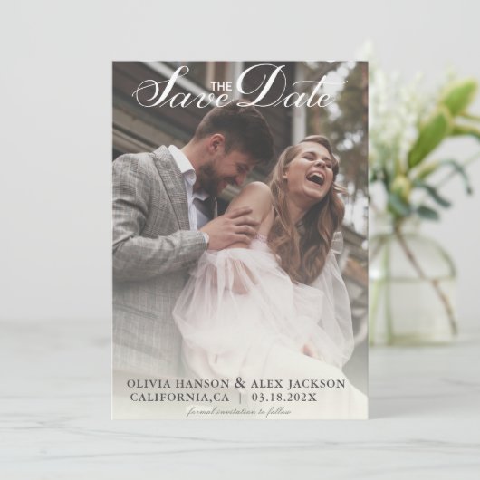 Minimalistisch Eenvoudig Script Foto Zwart Trouwen Save The Date (Staand voorkant)