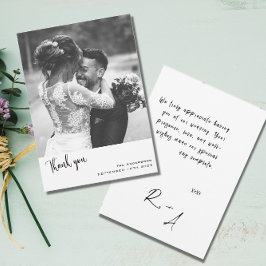 Minimalistisch eenvoudig script met bruiloft foto bedankkaart