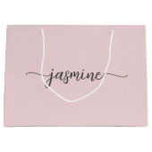 Minimalistisch eenvoudig zwart-roze monogrammeiscr groot cadeauzakje (Voorkant)