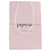 Minimalistisch eenvoudig zwart-roze monogrammeiscr medium cadeauzakje (Voorkant)