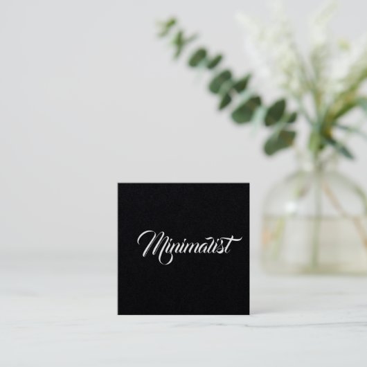 minimalistisch elegant cool script op zwart vierkante visitekaartje (Staand voorkant)