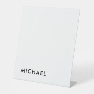 Minimalistisch elegant klassiek, eenvoudig reclamebord met voetstuk