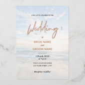 Minimalistisch Elegant Script Photo Beach Wedding Folie Uitnodiging (Voorkant)