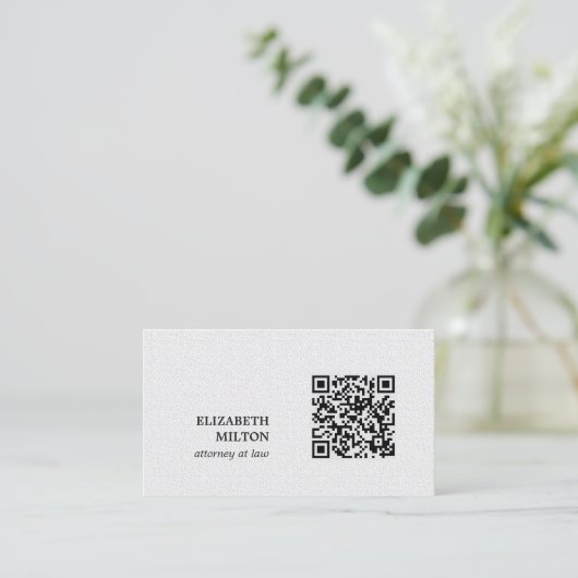 Minimalistisch Elegant Texture White QR code Attor Visitekaartje (Staand voorkant)