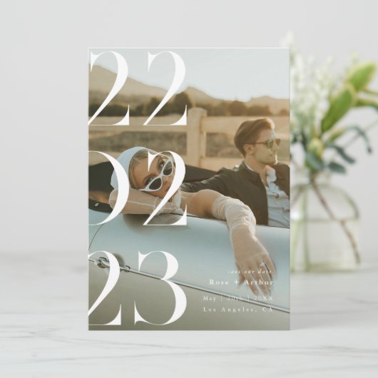 Minimalistisch en chic zwart-wit Save the date Kaart (Staand voorkant)