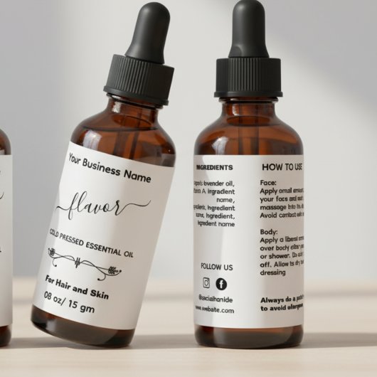 Minimalistisch etiket van essentiële olie fles