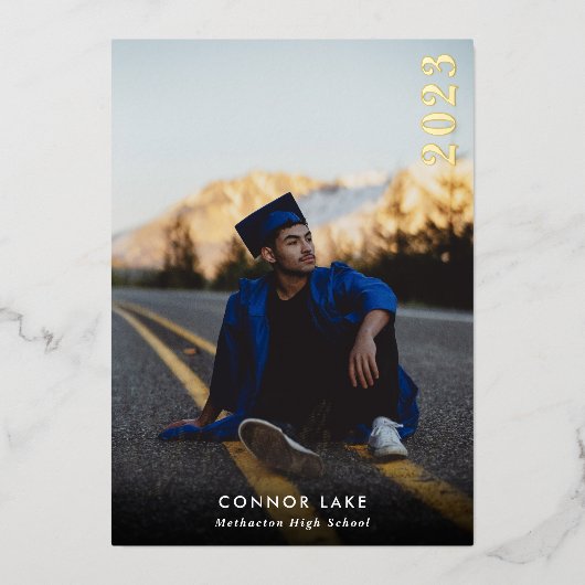 Minimalistisch Folie Foto Verticaal Afstuderen nod Folie Feestdagenkaart (Voorkant)