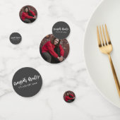 Minimalistisch foto Afstuderen | Grijze tafel Confetti (Groep)