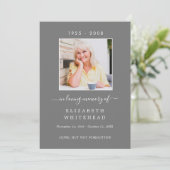 Minimalistisch foto-begrafenis Prayer Gray Card Kaart (Staand voorkant)