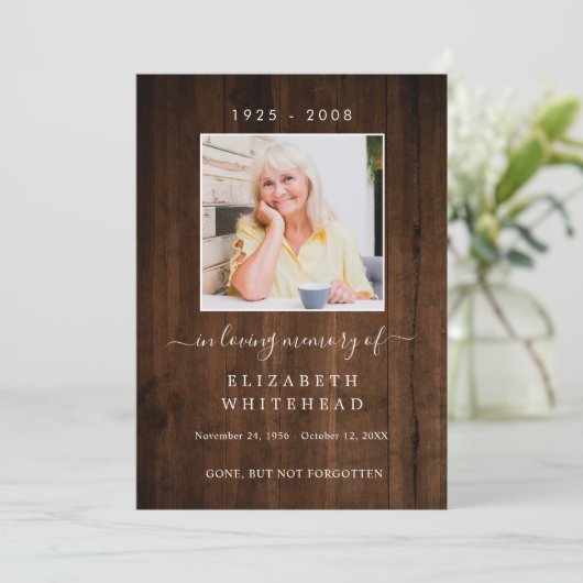 Minimalistisch foto begrafenis Prayer Rustic Wood Kaart (Staand voorkant)