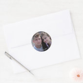 Minimalistisch fotohuwelijk ronde sticker (Envelop)