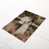 Minimalistisch fotokalligrafie Weddenschap Gold Folie Uitnodiging (Gedraaid)