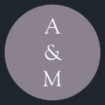 Minimalistisch gebold monogram Boho Dusty Paarse b Ronde Sticker<br><div class="desc">Minimalistisch gebold monogram Trendy Chic Typography Wedding Classic Round Stickers in Boho Dusty Paars</div>