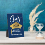 Minimalistisch Gold Afstudeerder Pet Stijlvol Afst Fotoplaat<br><div class="desc">Minimalistisch Gold Afstudeerder Pet Stijlvol Afstuderen Plaque. Gefeliciteerd het AFSTUDEERDER! Gefeliciteerd met hun welverdiende succes en vieren ze met deze mooie tafelplaquette met de esel stand. Alle teksten zijn vooraf geregeld zodat u zich gemakkelijk en snel kunt personaliseren met uw eigen details.</div>