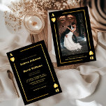 Minimalistisch Gold Black Vegas Casino Poker Weddi Kaart<br><div class="desc">Verras je vrienden en familie met deze moderne,  elegante trouwuitnodigingen met gradiëntharten,  gouden lijst,  aangepaste foto,  tekst,  monogram en trouwwebsite. Voeg je gegevens eenvoudig toe door op de optie 'personaliseren' te klikken.</div>