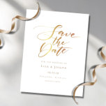 Minimalistisch Gold Script Save the Date Aankondigingskaart<br><div class="desc">Dit minimalistisch sparen de datumkaart kenmerkt een elegant manuscript sparen de datum boven uw details die in elegante goudtypografie worden geplaatst. Ontworpen door: Thisnotme©</div>