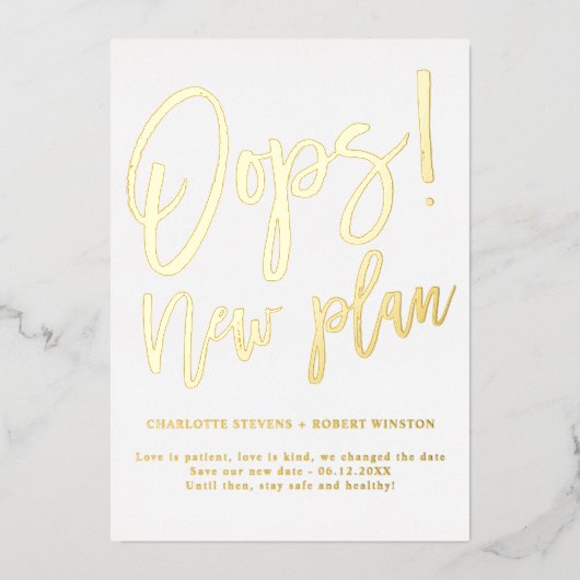 Minimalistisch goud nieuw plan bruiloft verandert  folie uitnodiging (Voorkant)