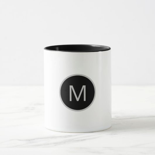 Minimalistisch grijs zwarte ronde monogram Mok (Midden)