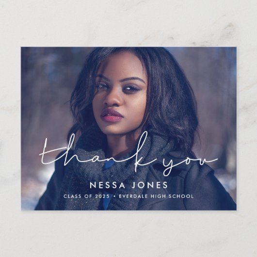 Minimalistisch handgeschreven afstuderen Foto Briefkaart (Voorkant)