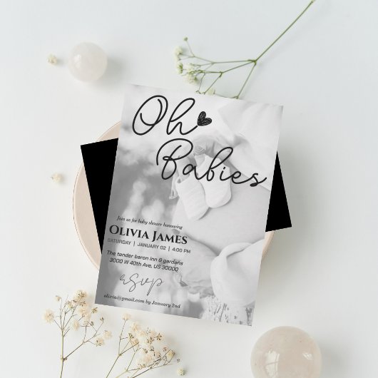 Minimalistisch handgeschreven baby shower met twee kaart