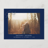 Minimalistisch handgeschreven fotomarineblauw aankondigingskaart (Voorkant)