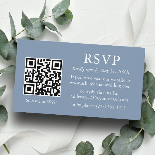 Minimalistisch huwelijk met blauwe QR RSVP Informatiekaartje
