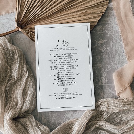 Minimalistisch I Spy Weduwfoto Scavenger Hunt Game Flyer