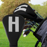 Minimalistisch Initiaal met overmaat - zwart en gr Golfheadcover<br><div class="desc">Vet en minimalistisch, aangepaste golfkafdekking, met keuze uit initiaal. Dit ontwerp kenmerkt overmaatse sans serif typografie in grijs op een zwarte achtergrond. De sjabloon is ingesteld om de brief te wijzigen, maar als u de kleuren ook wilt bewerken, klikt u op "Verder aanpassen" of stuurt u me een bericht voor...</div>