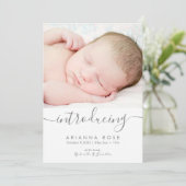 Minimalistisch introduceren van de Baby Fotogeboor Aankondiging (Staand voorkant)
