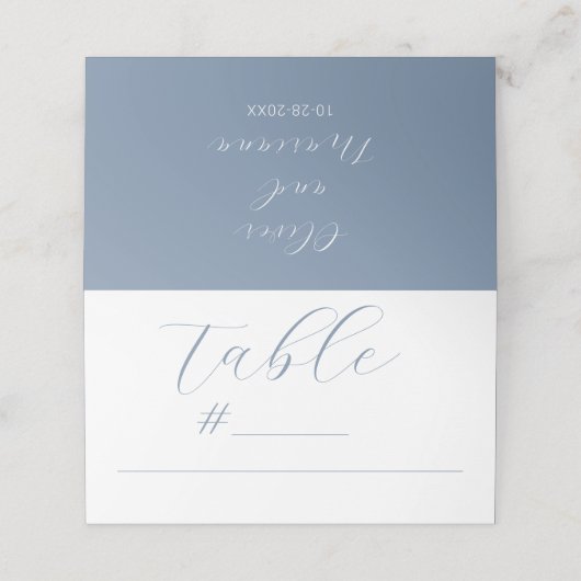 Minimalistisch kalligrafiekscript Stusty Blue Wedd Plaatskaartje (Buitenkant ongevouwen)