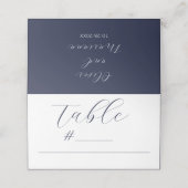 Minimalistisch kalligrafiescript Navy Blue Wedding Plaatskaartje (Buitenkant ongevouwen)