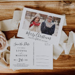 Minimalistisch kerstfeest Bespaar op datum foto Feestdagenkaart<br><div class="desc">Deze minimalistische Kerst van de Kerst sparen het briefkaart van de datumfoto vakantie maakt de perfecte eenvoudige vakantiegroet voor een betrokken paar. Het ontwerp kenmerkt klassieke zwarte en witte typografie die met een robuuste maar elegante manuscriptdoopvont met hand letterlijke stijl in paren wordt gerangschikt.</div>