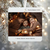 Minimalistisch kerstfeest toen waren er drie gezin metalen ornament