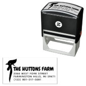 Minimalistisch kippeneieren voor bedrijven en fami  zelfinktende stempel (In situ)