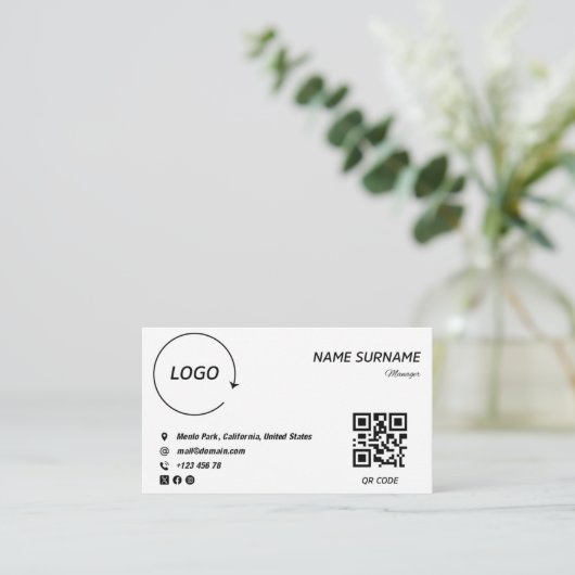 Minimalistisch levendig Visitekaartje ontwerp (Staand voorkant)