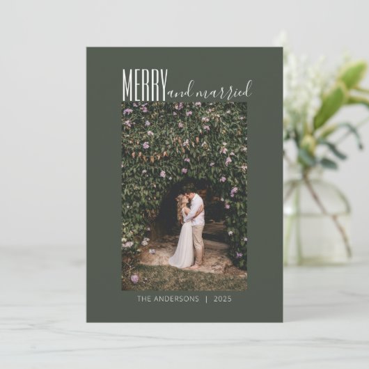 Minimalistisch liefdeshuwelijk foto donkergroen feestdagenkaart (Staand voorkant)