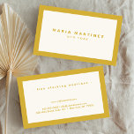 Minimalistisch luxe Boutique Gold/Ivory Visitekaartje<br><div class="desc">Een elegant en geraffineerd ontwerp tilt jouw naam of bedrijfsnaam door het minimale en moderne stileren. De dunne goudgrens is gegrond op een ivoren achtergrond om een luxe te geven aan deze klassieke sjabloon van het ontwerp van visitekaartjes</div>