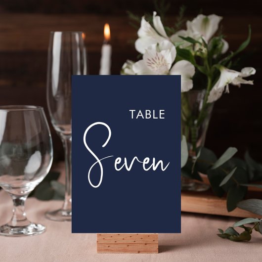 Minimalistisch marineblauw elegant tafelnummerteke kaart